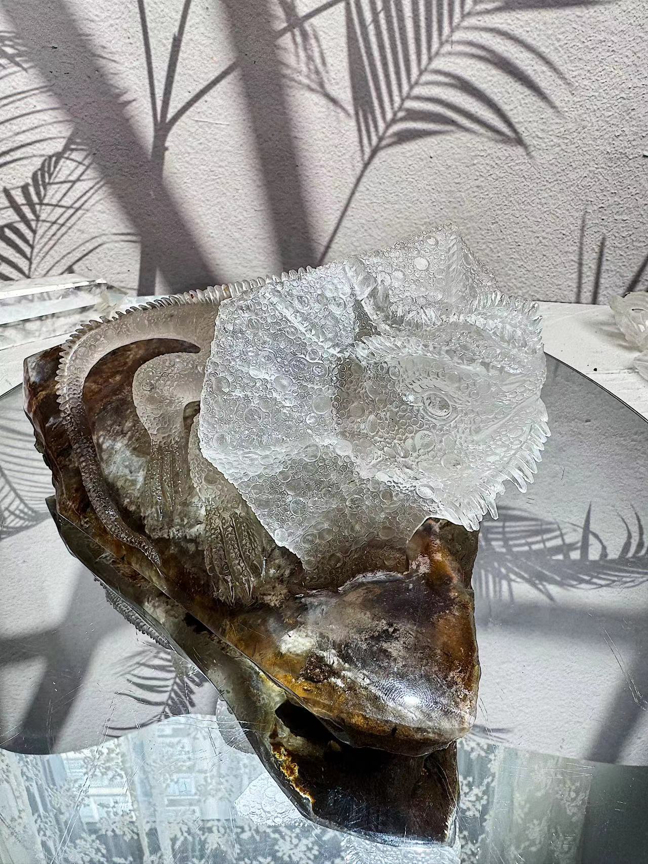 Large crystal carved lizard.Chlorite.Black tourmaline70