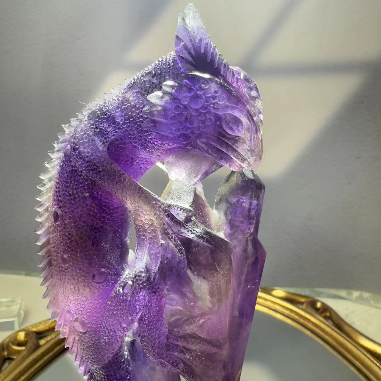 Amethyst carved lizard crystal