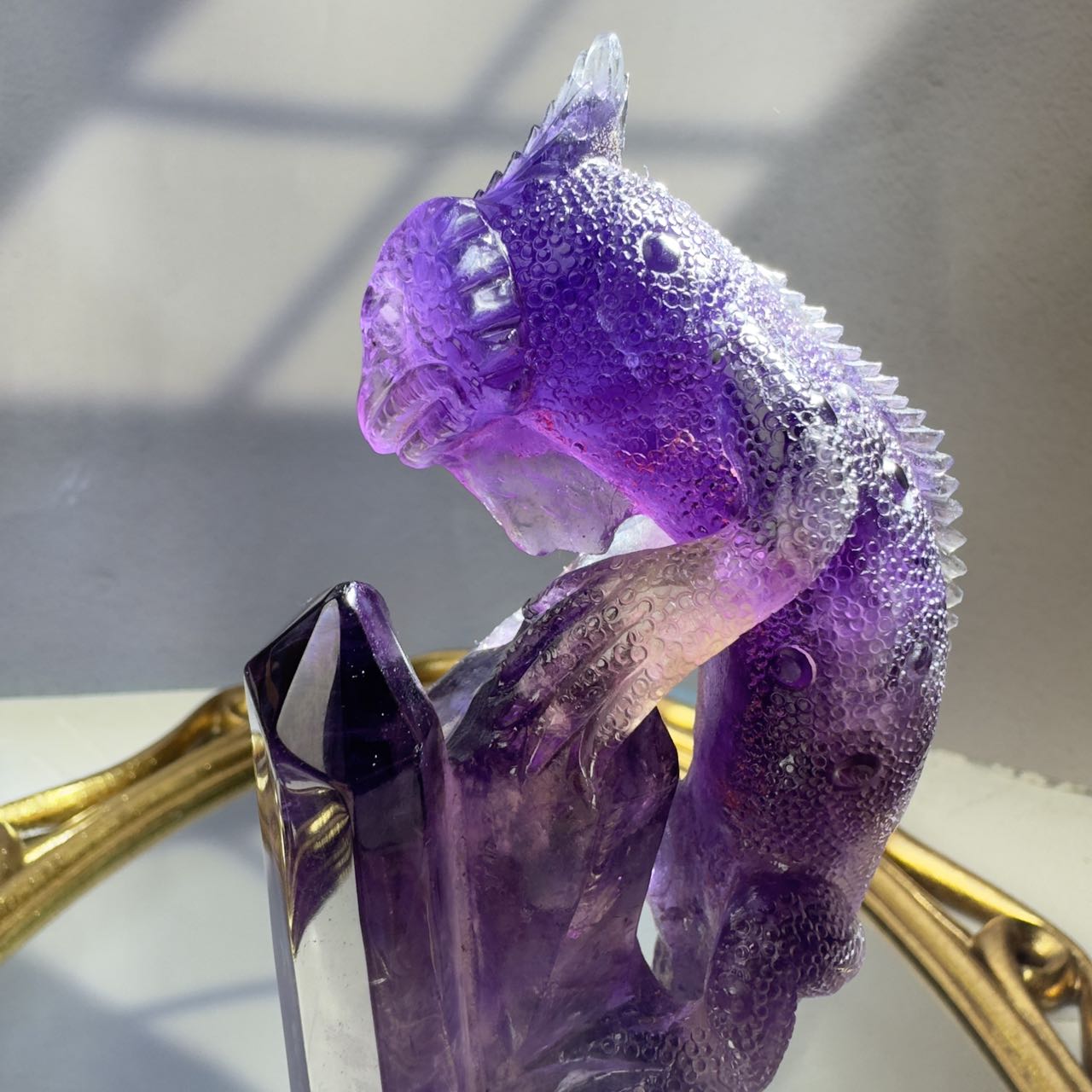 Amethyst carved lizard crystal