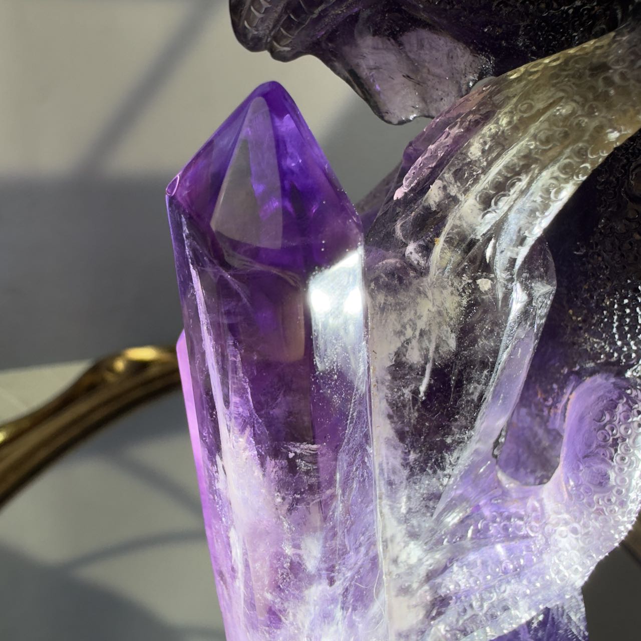 Amethyst carved lizard crystal