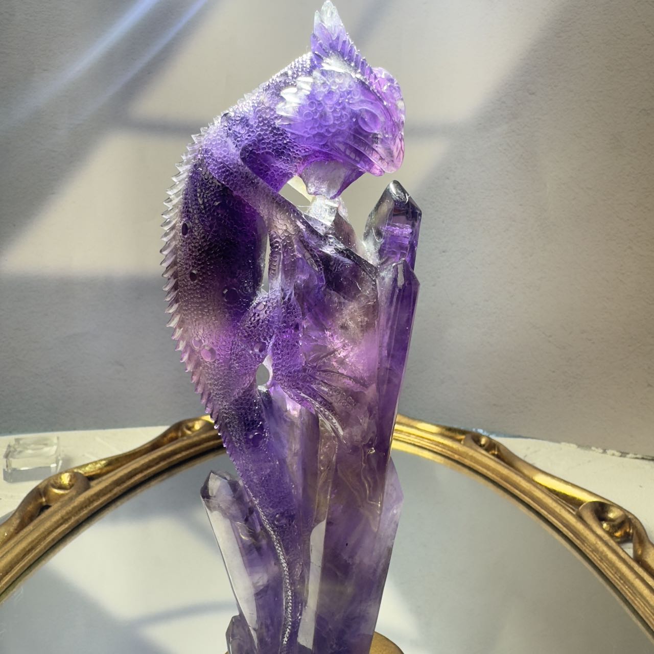 Amethyst carved lizard crystal