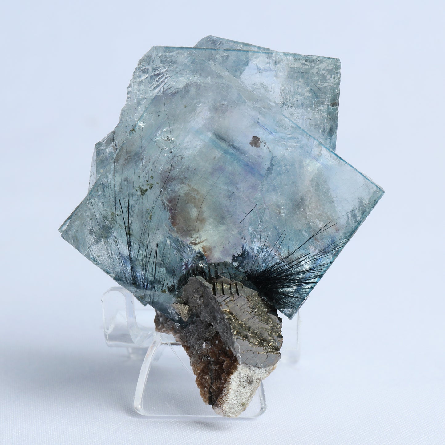 Blue fluorite bismuthite.