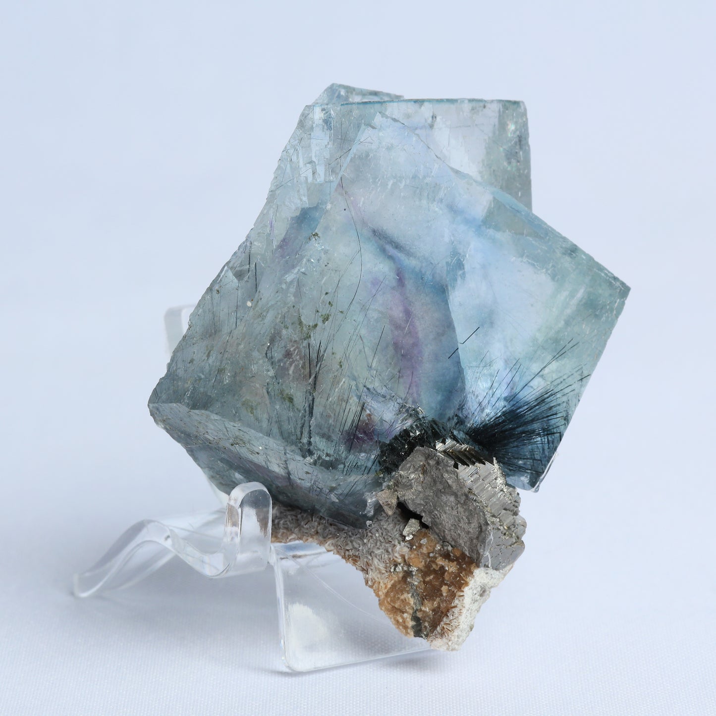 Blue fluorite bismuthite.