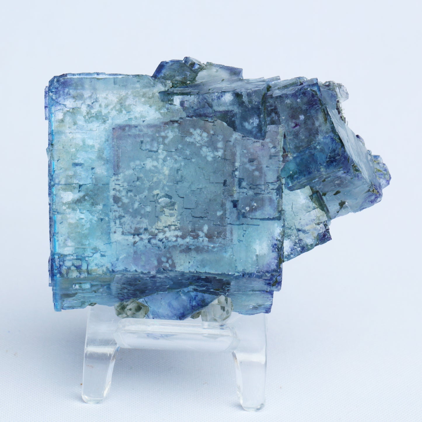 Symbiosis of blue fluorite crystals.