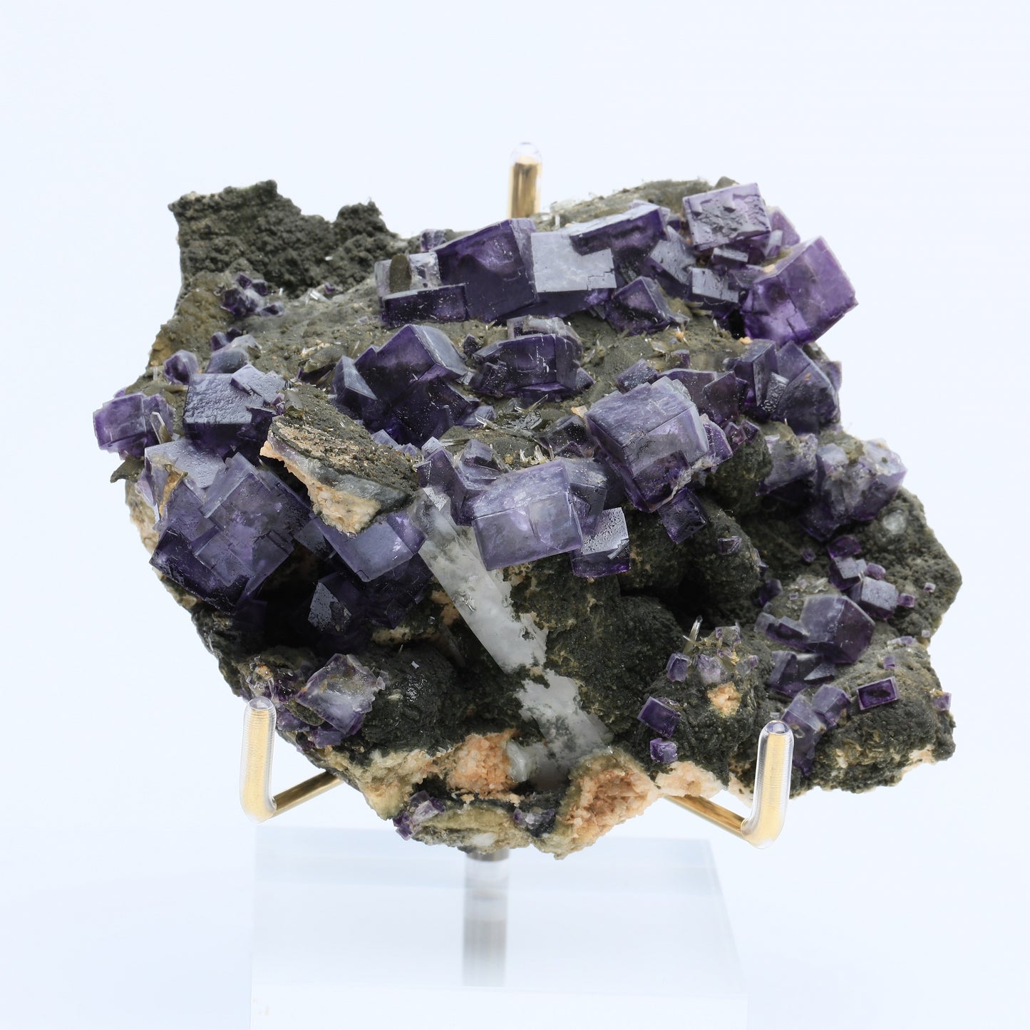 Fluorite crystal symbiosis.