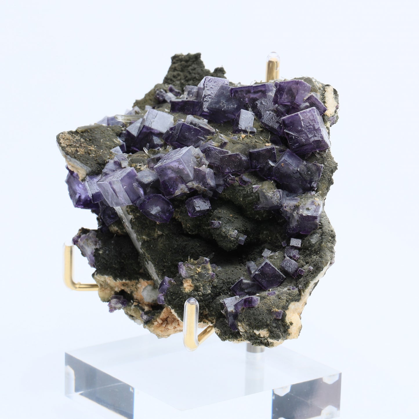 Fluorite crystal symbiosis.