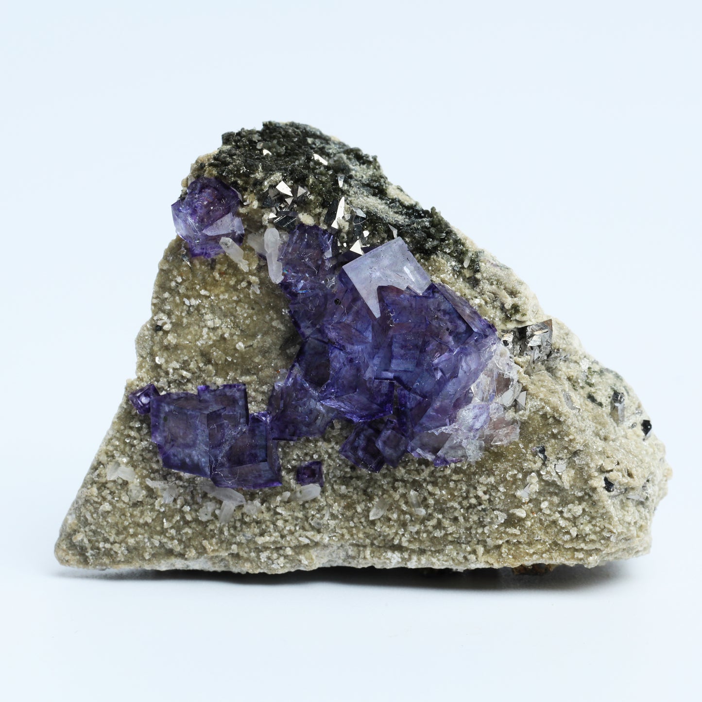 Symbiosis of fluorite and arsenopyrite