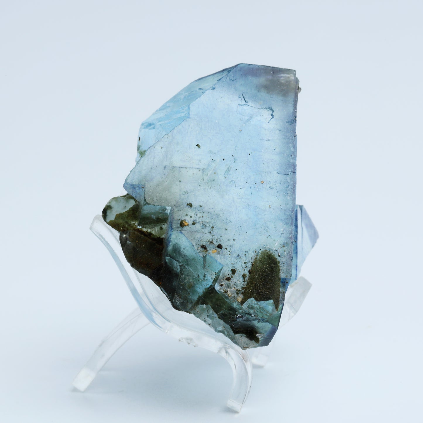 Symbiosis of blue fluorite and crystal